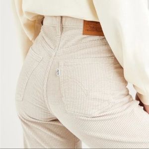 Levi’s Ribcage Straight pants in cream size 29